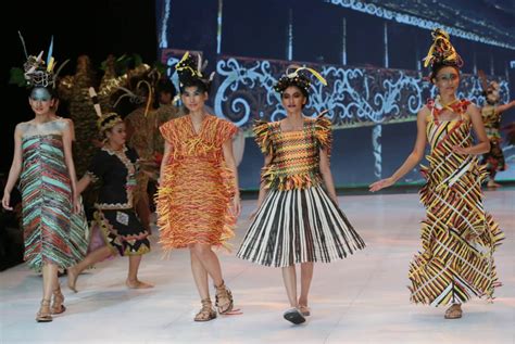 Jakarta Fashion Week 2019: Een explosie van kleurrijke creaties en een ode aan Indonesische tradities